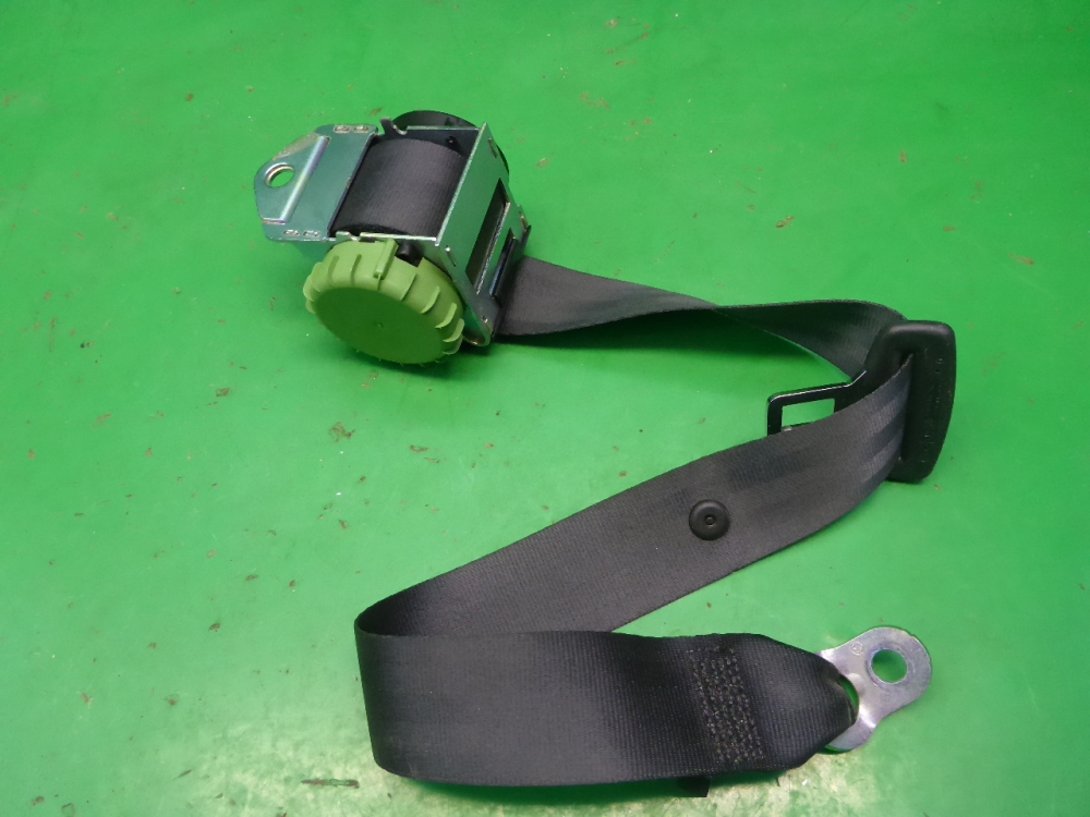 Ремень безопасности