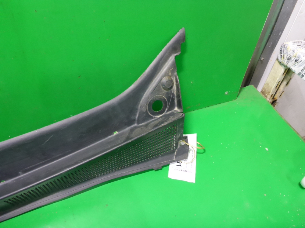 Решетка стеклоочистителей (Жабо)