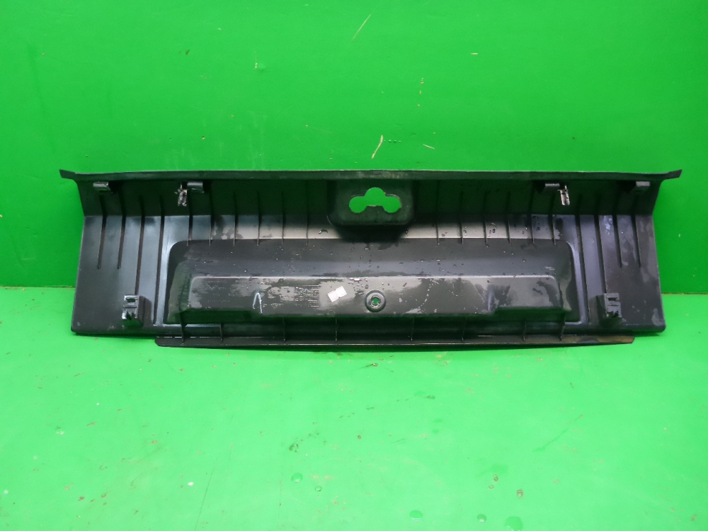 Обшивка багажника