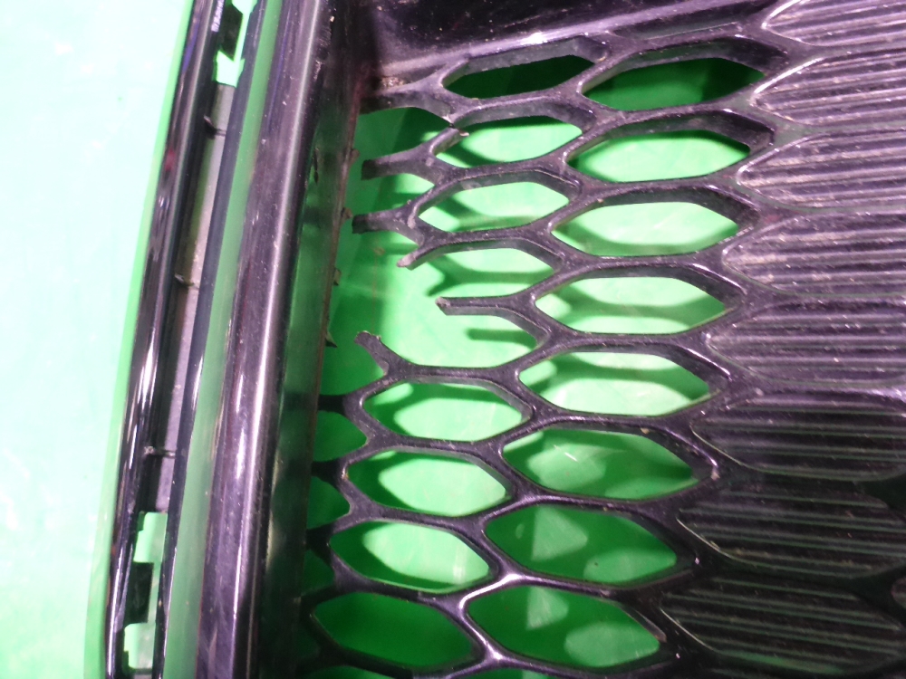 Решетка в бампер правая