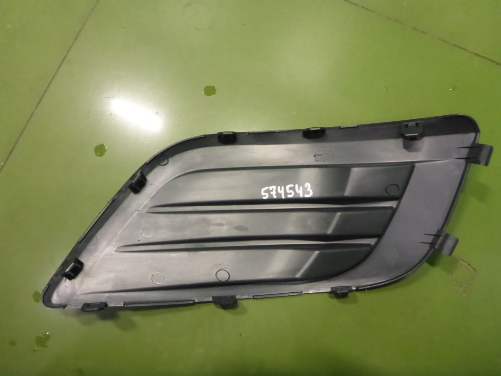 Накладка переднего бампера правая