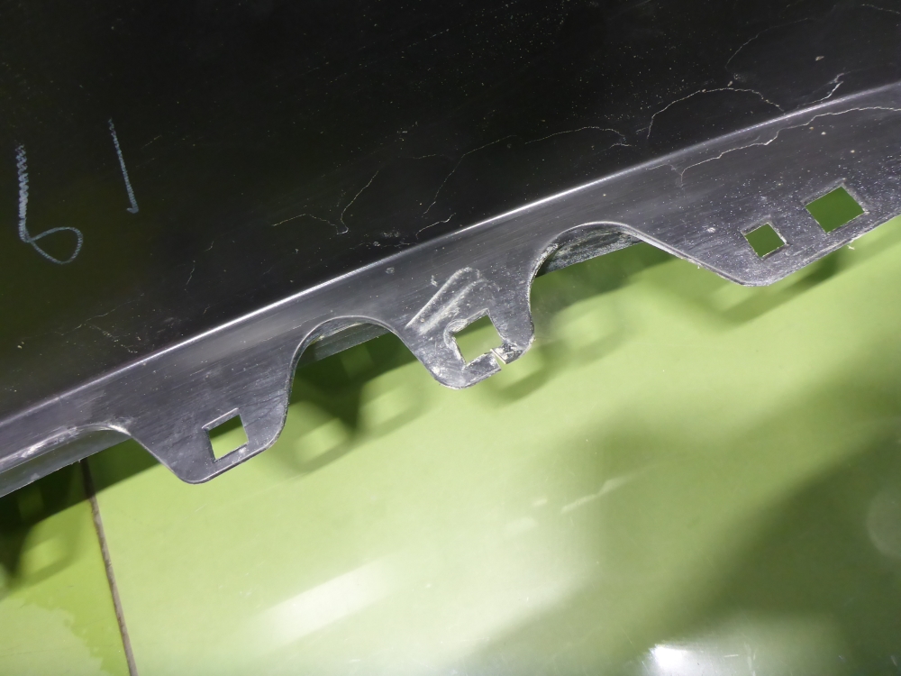 Бампер задний