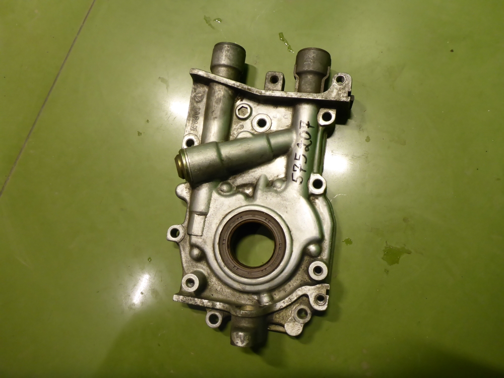 Насос масляный