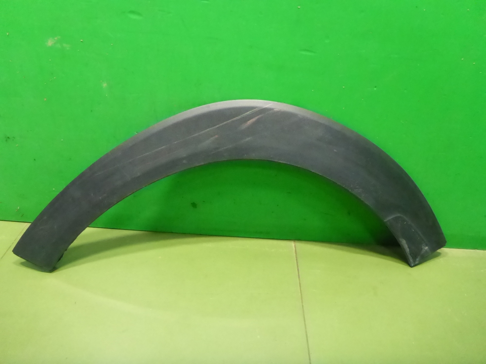 Накладка переднего крыла левого