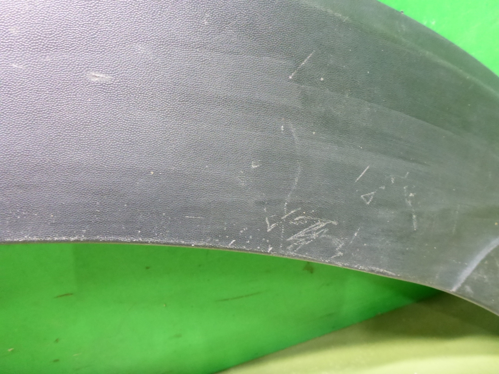 Накладка переднего крыла левого