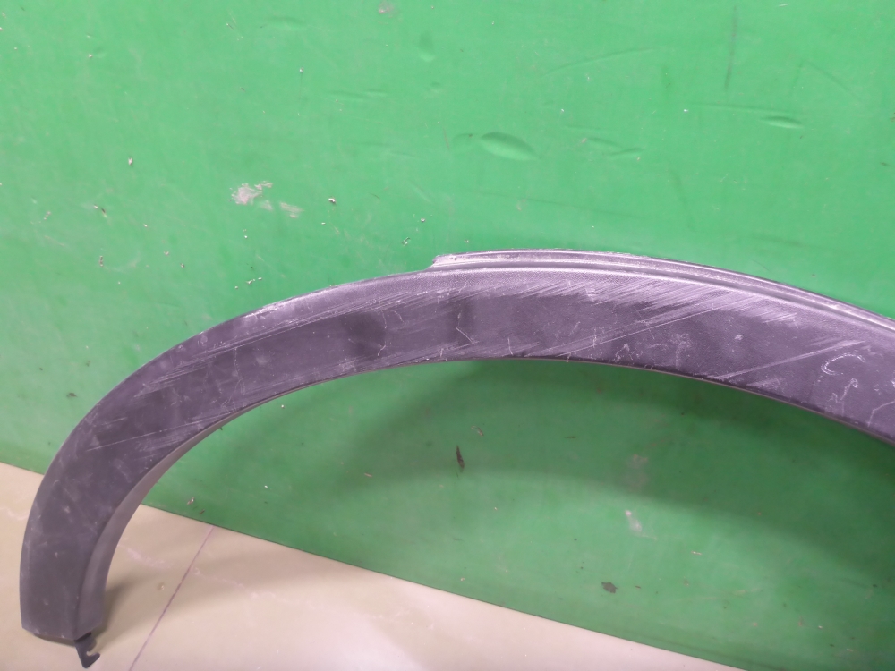 Накладка заднего крыла правого