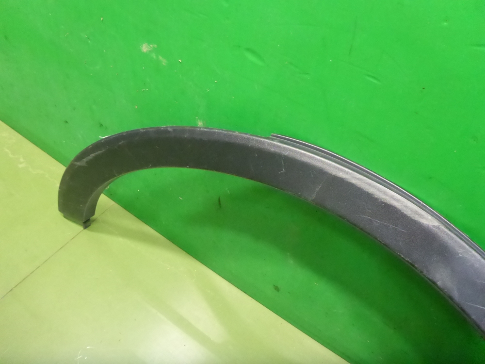 Накладка заднего крыла правого