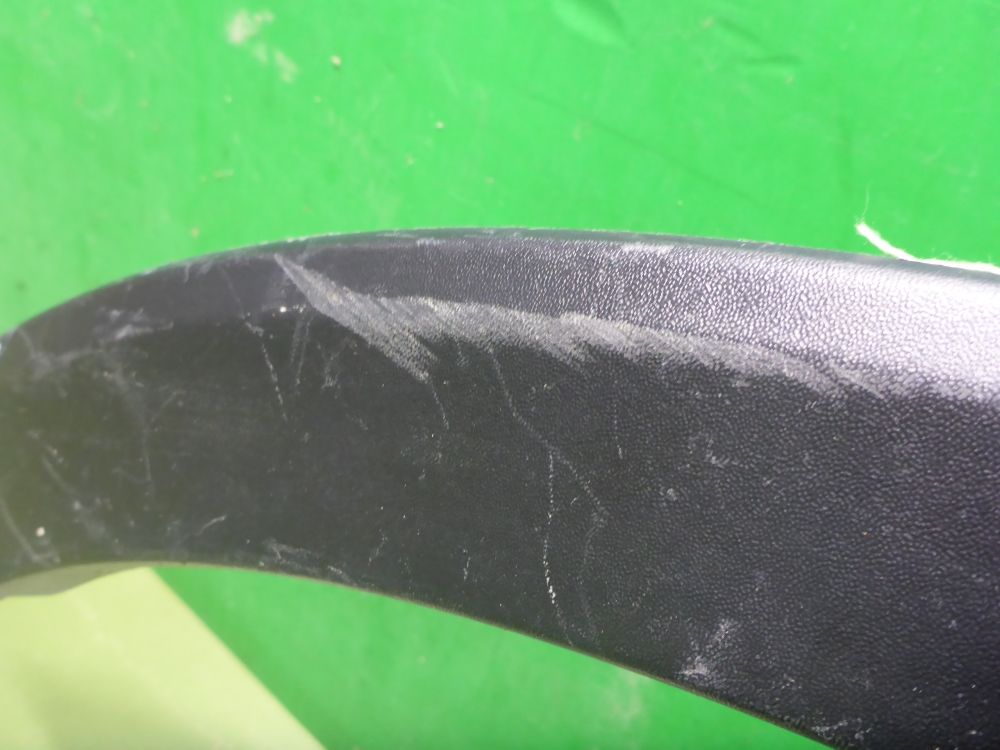 Накладка заднего крыла правого