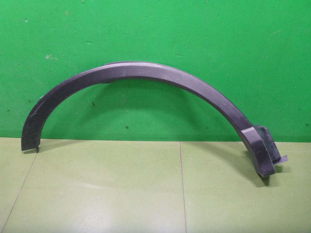 Накладка заднего крыла правого