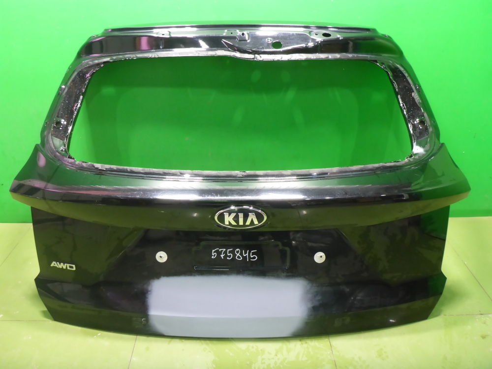 Дверь багажника