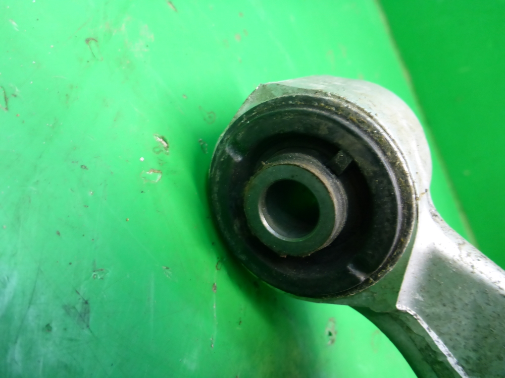 Рычаг задний верхний