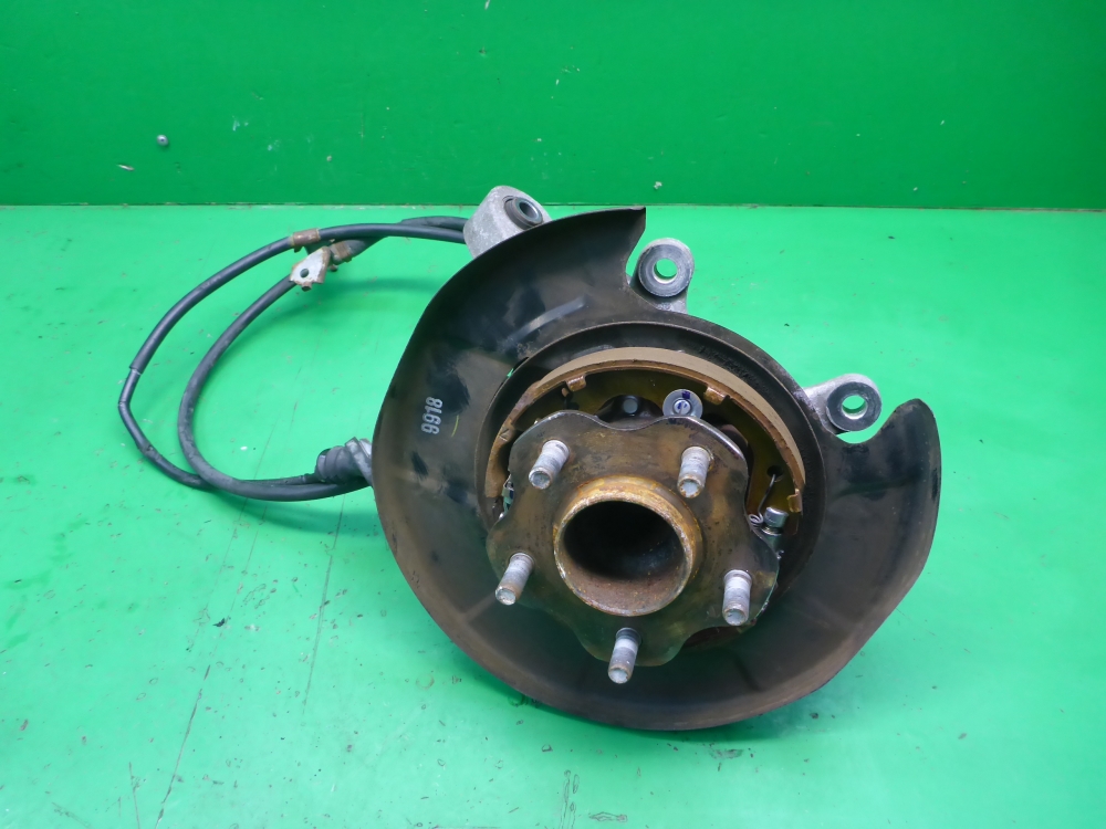 Кулак поворотный задний левый