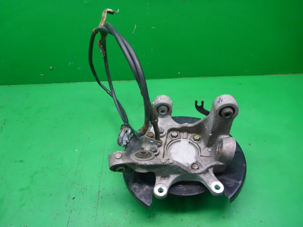 Кулак поворотный задний левый