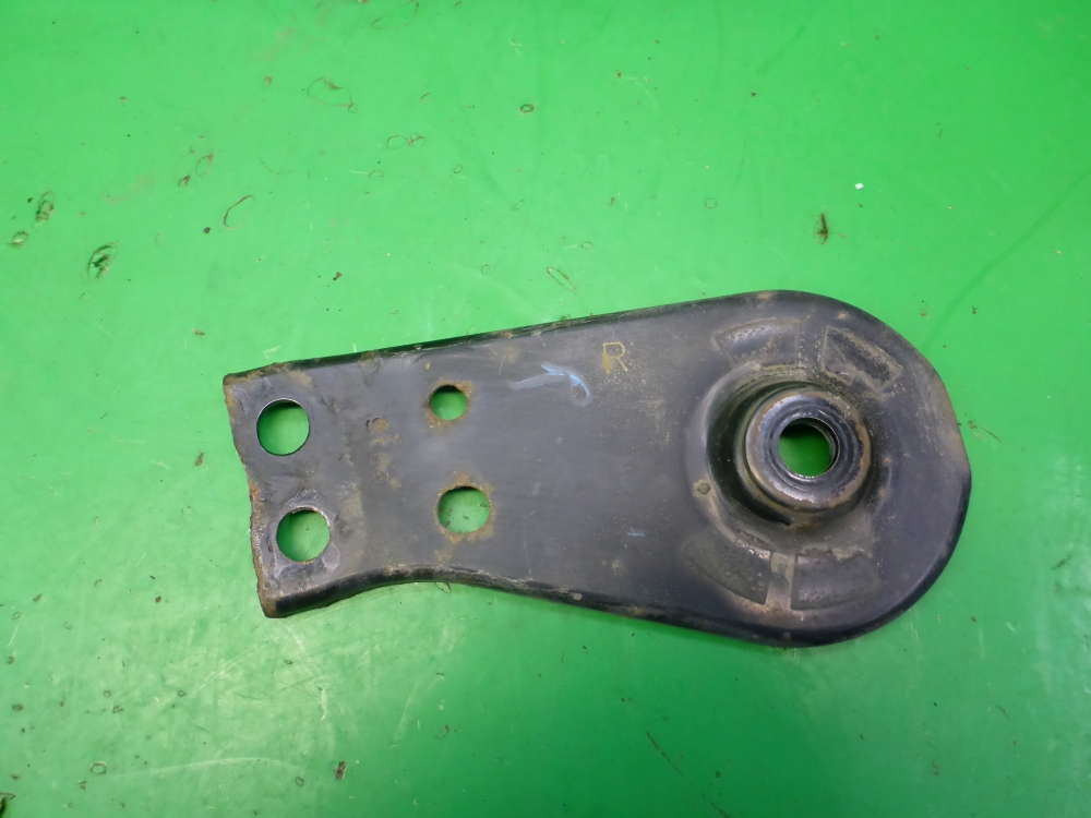 Кронштейн (сопут. товар)