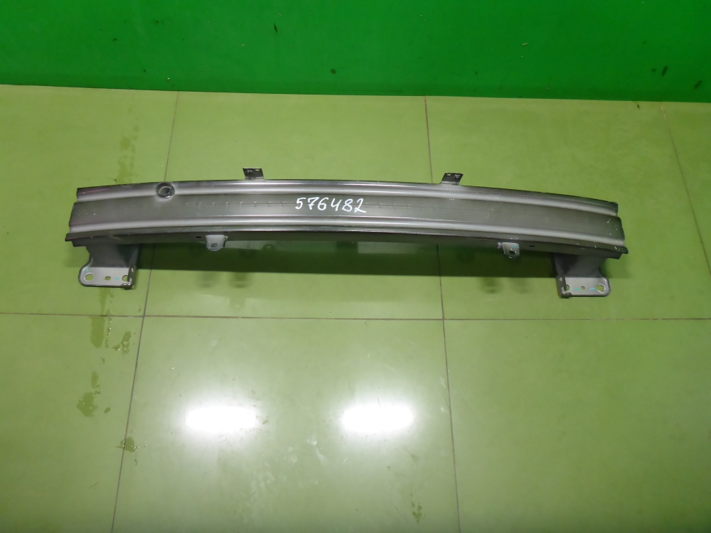 Усилитель переднего бампера