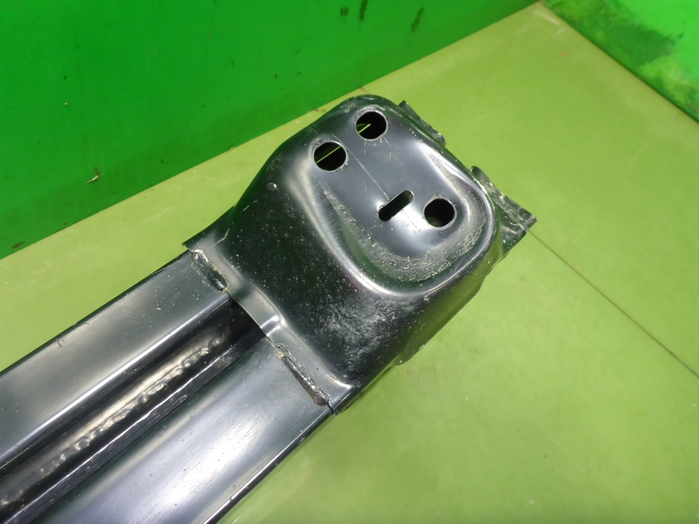 Усилитель заднего бампера