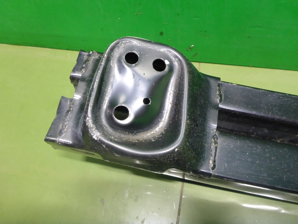 Усилитель заднего бампера