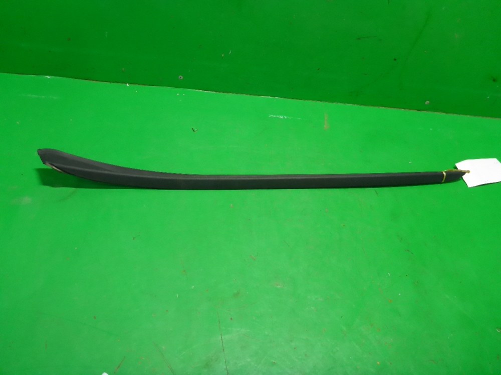 Молдинг лобового стекла