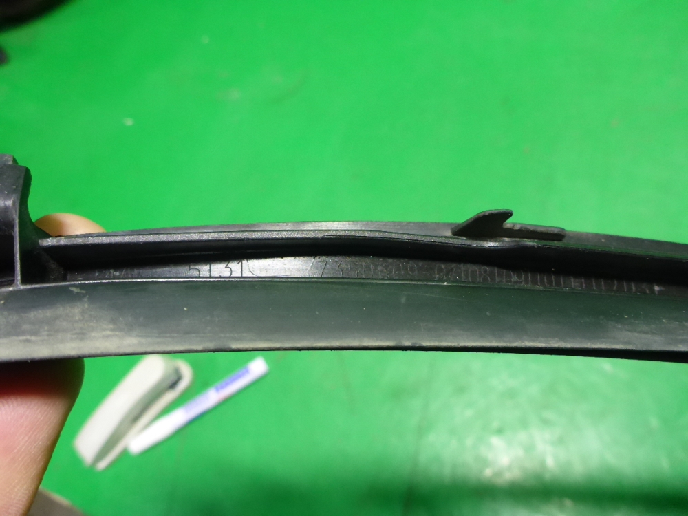 Молдинг лобового стекла