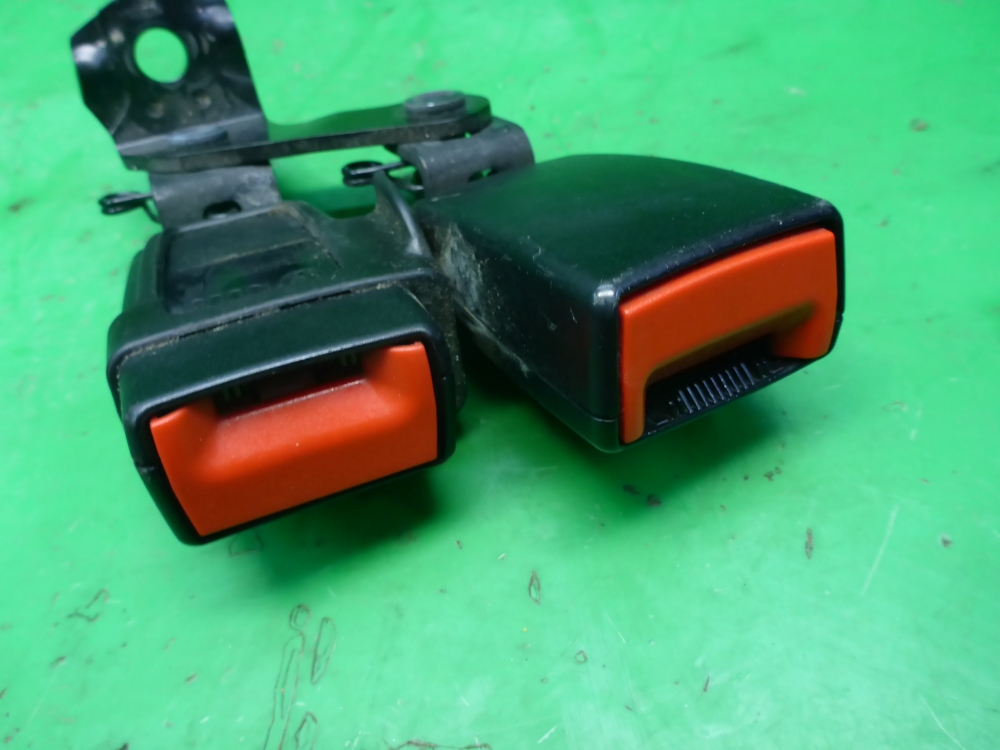 Ответная часть ремня безопасности