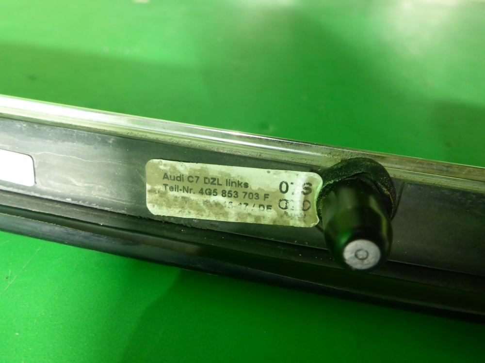 Молдинг крыши левый