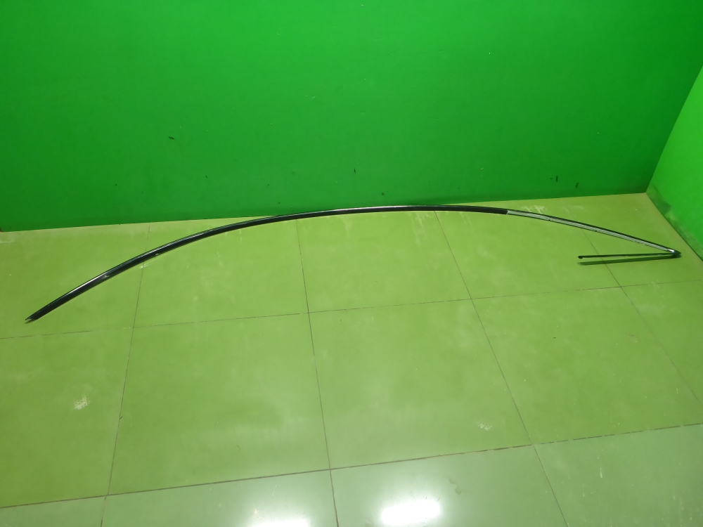 Молдинг крыши левый