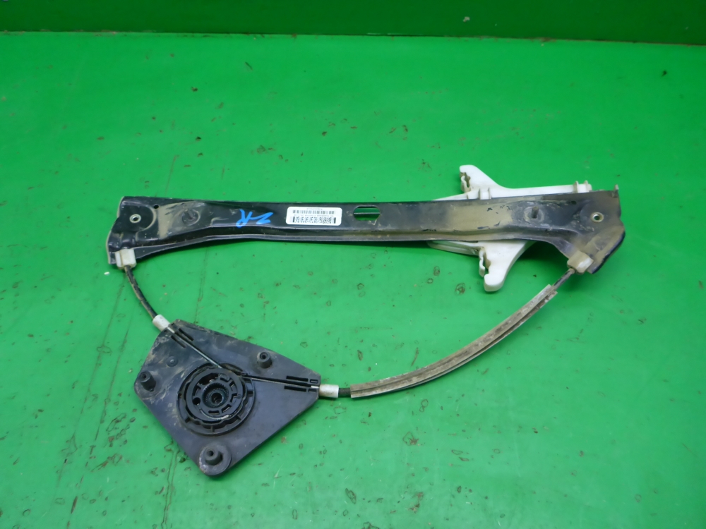 Стеклоподъемник электр. задний правый