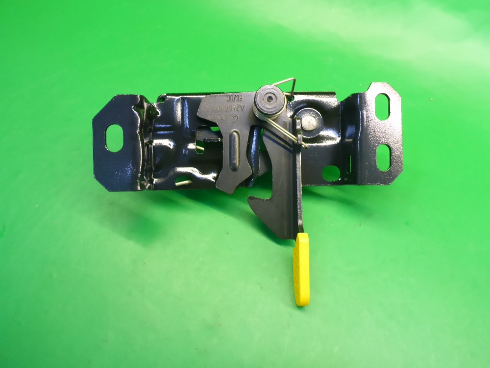 Замок капота