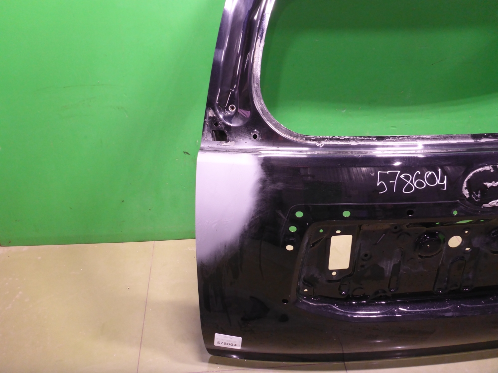 Дверь багажника