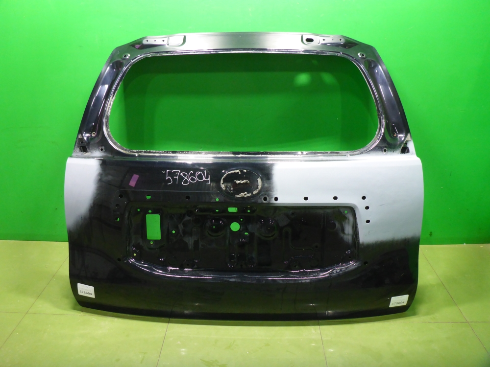 Дверь багажника