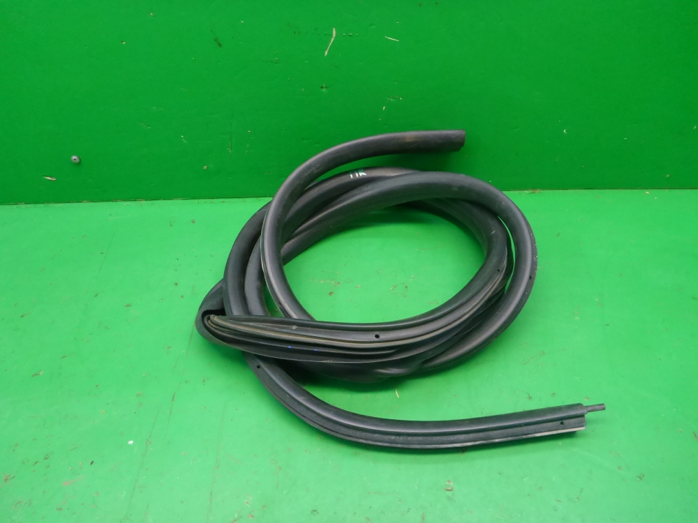 Уплотнитель двери