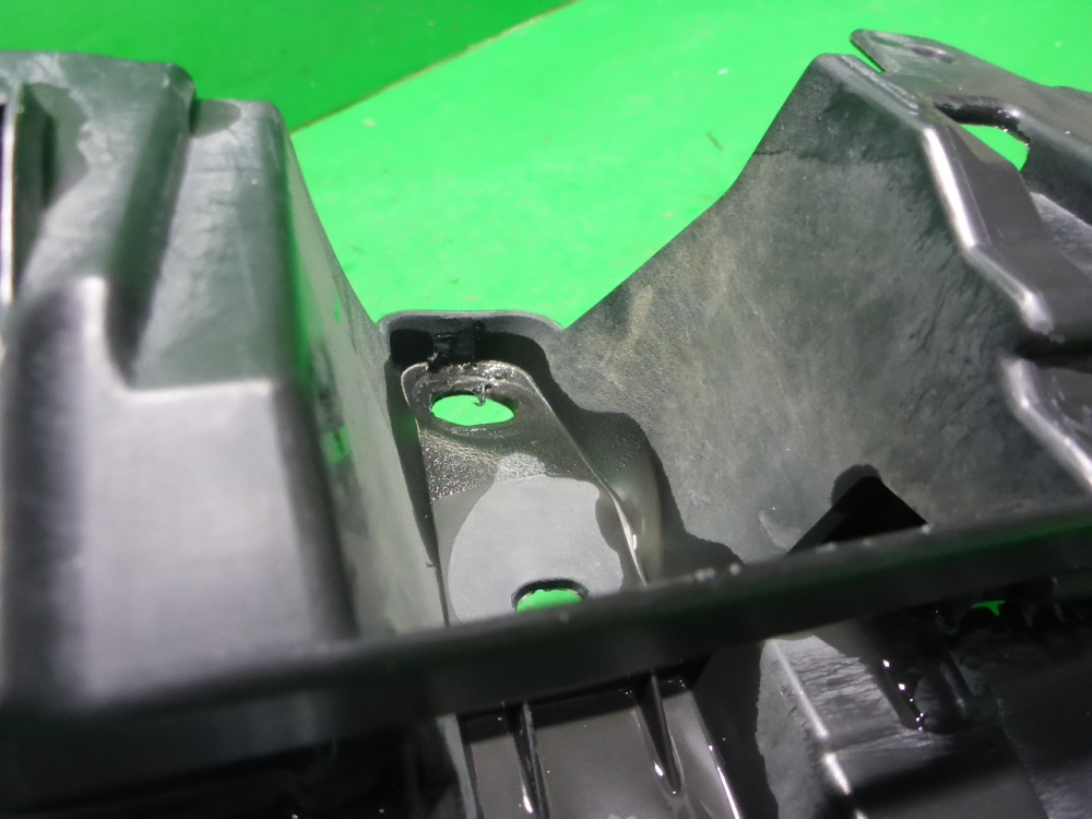 Кронштейн переднего бампера