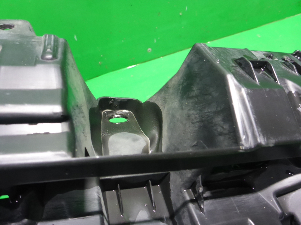 Кронштейн переднего бампера