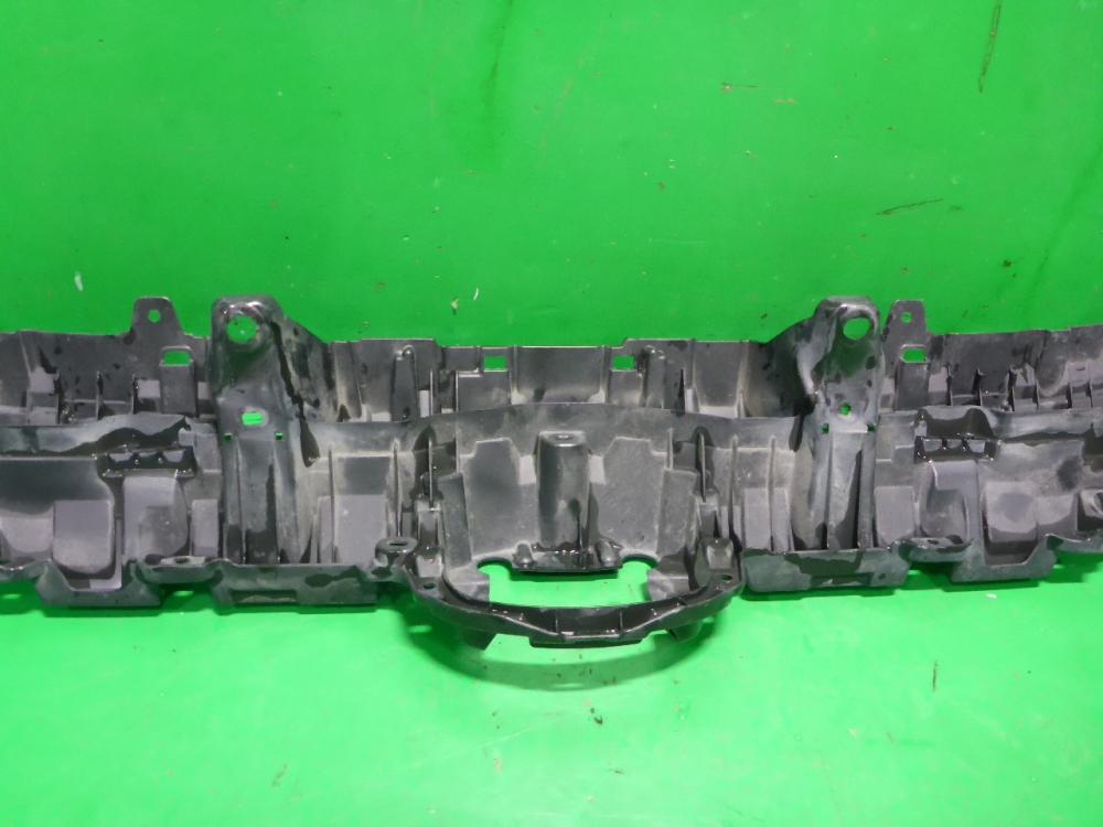 Кронштейн переднего бампера