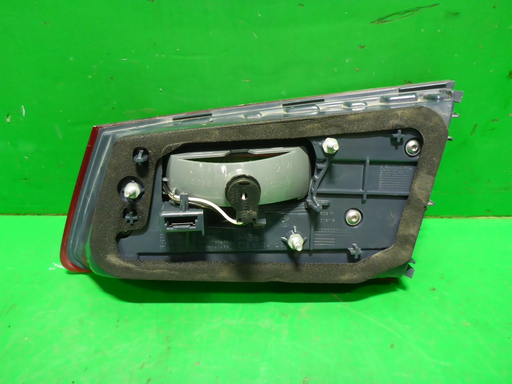 Фонарь задний внутренний левый