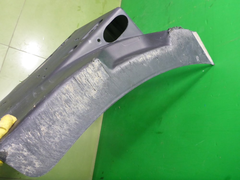 Крыло заднее передняя часть