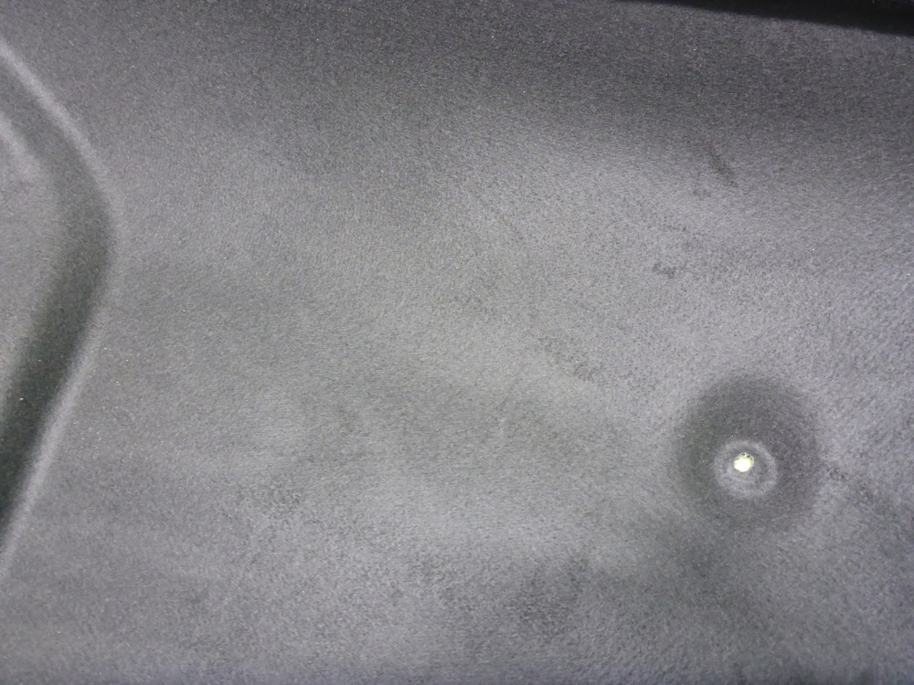 Обшивка крышки багажника