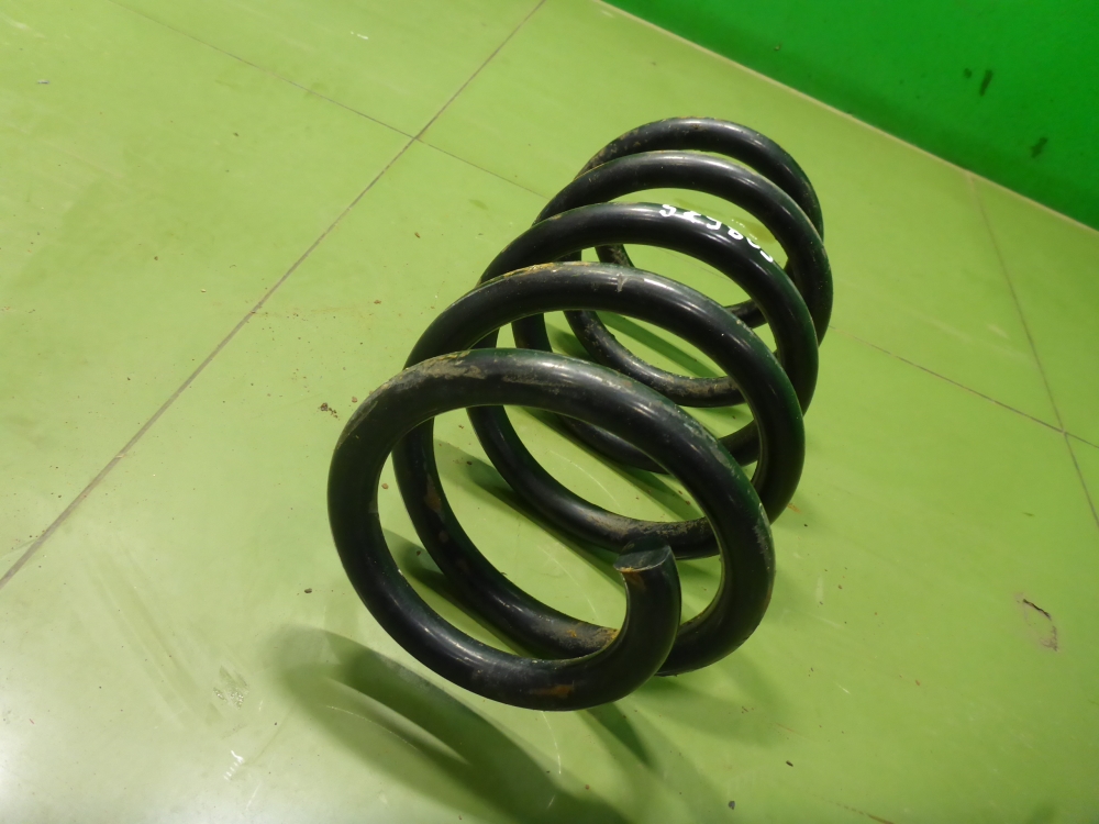 Пружина передняя