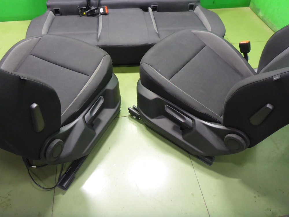 Сиденья комплект