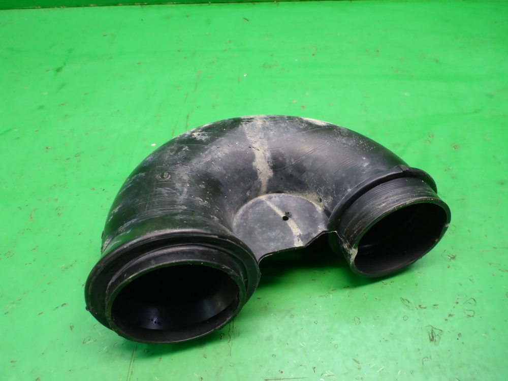 Патрубок воздушного фильтра