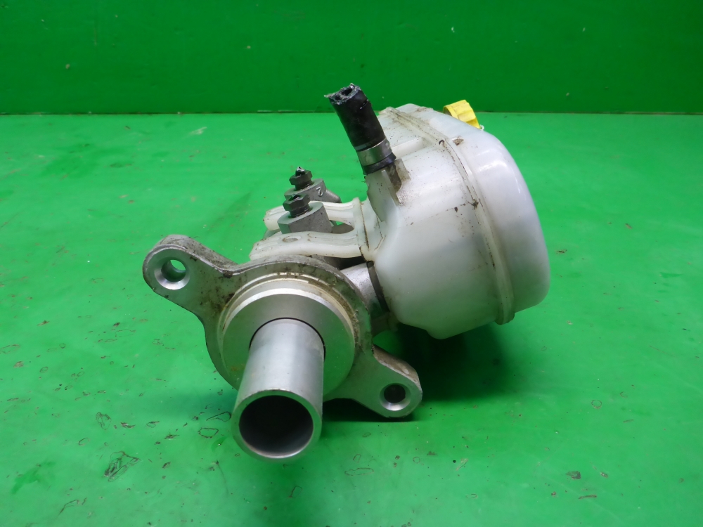 Цилиндр тормозной главный