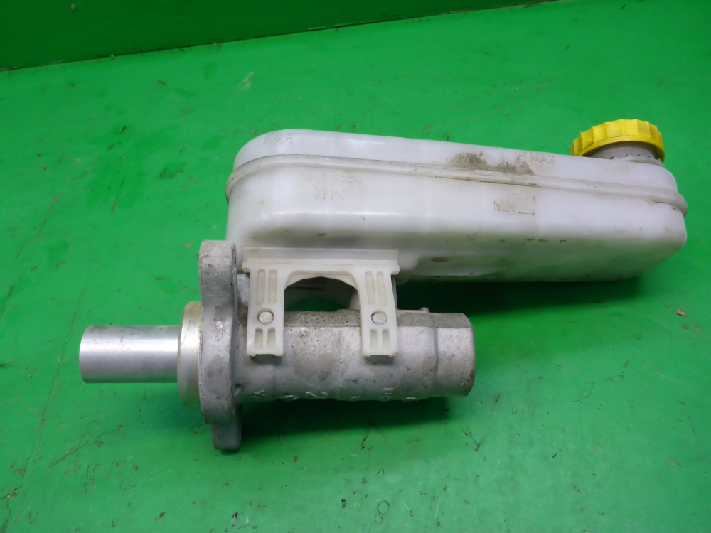 Цилиндр тормозной главный