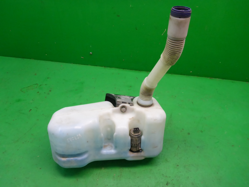 Бачок омывателя лобового стекла