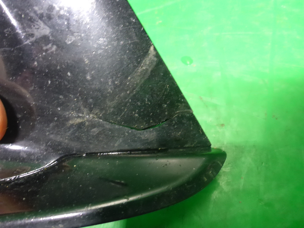 Рамка противотуманной фары правой