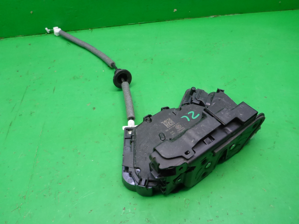 Замок двери задней левой