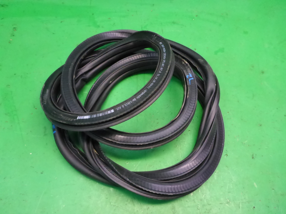 Уплотнитель двери