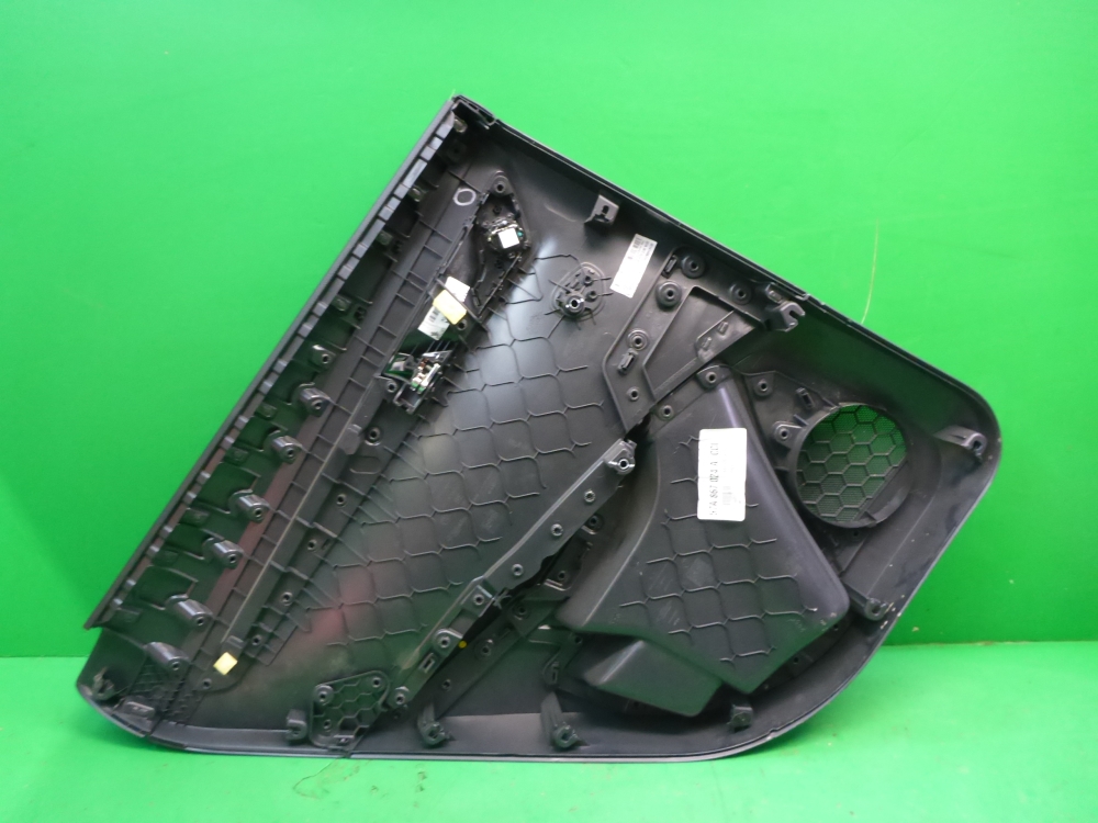 Обшивка двери задней правой