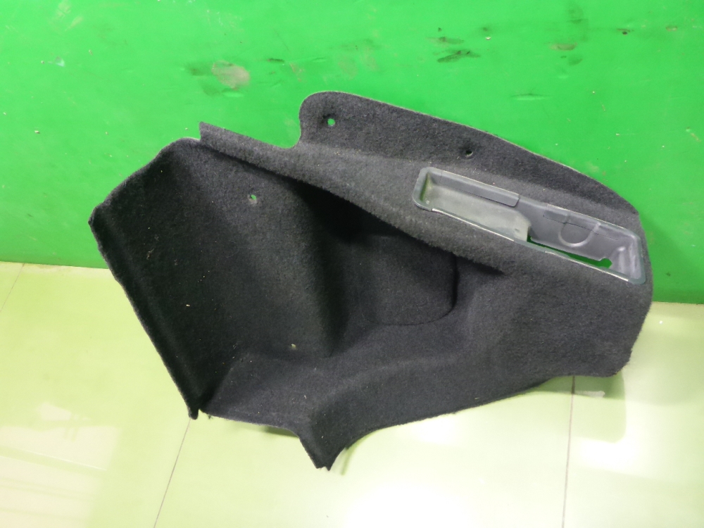 Обшивка багажника