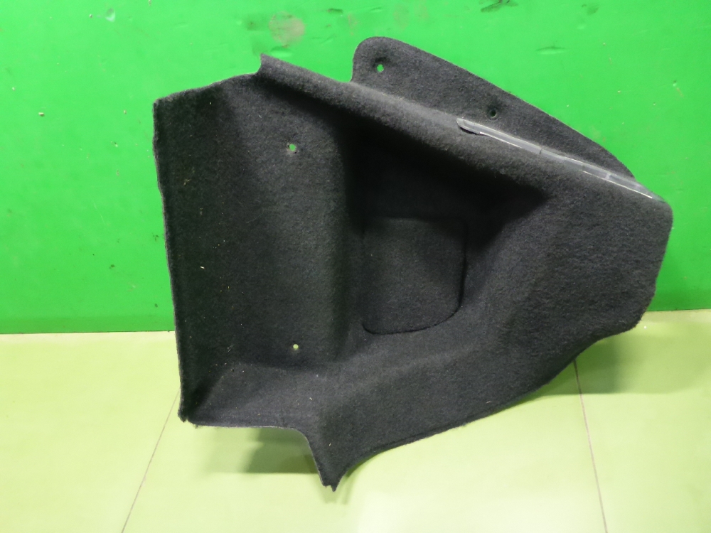 Обшивка багажника