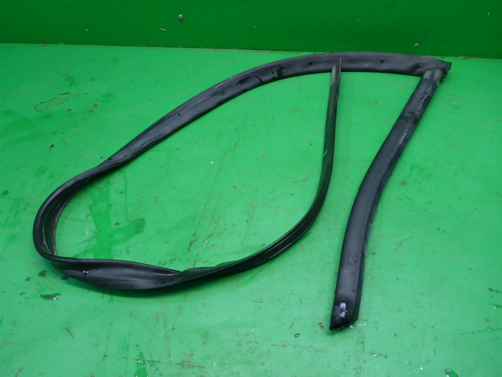 Уплотнитель двери